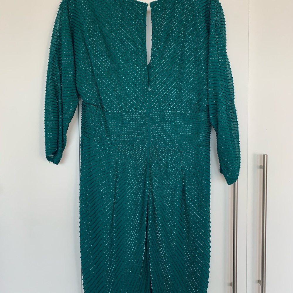 Look Your Best in this Beauty!